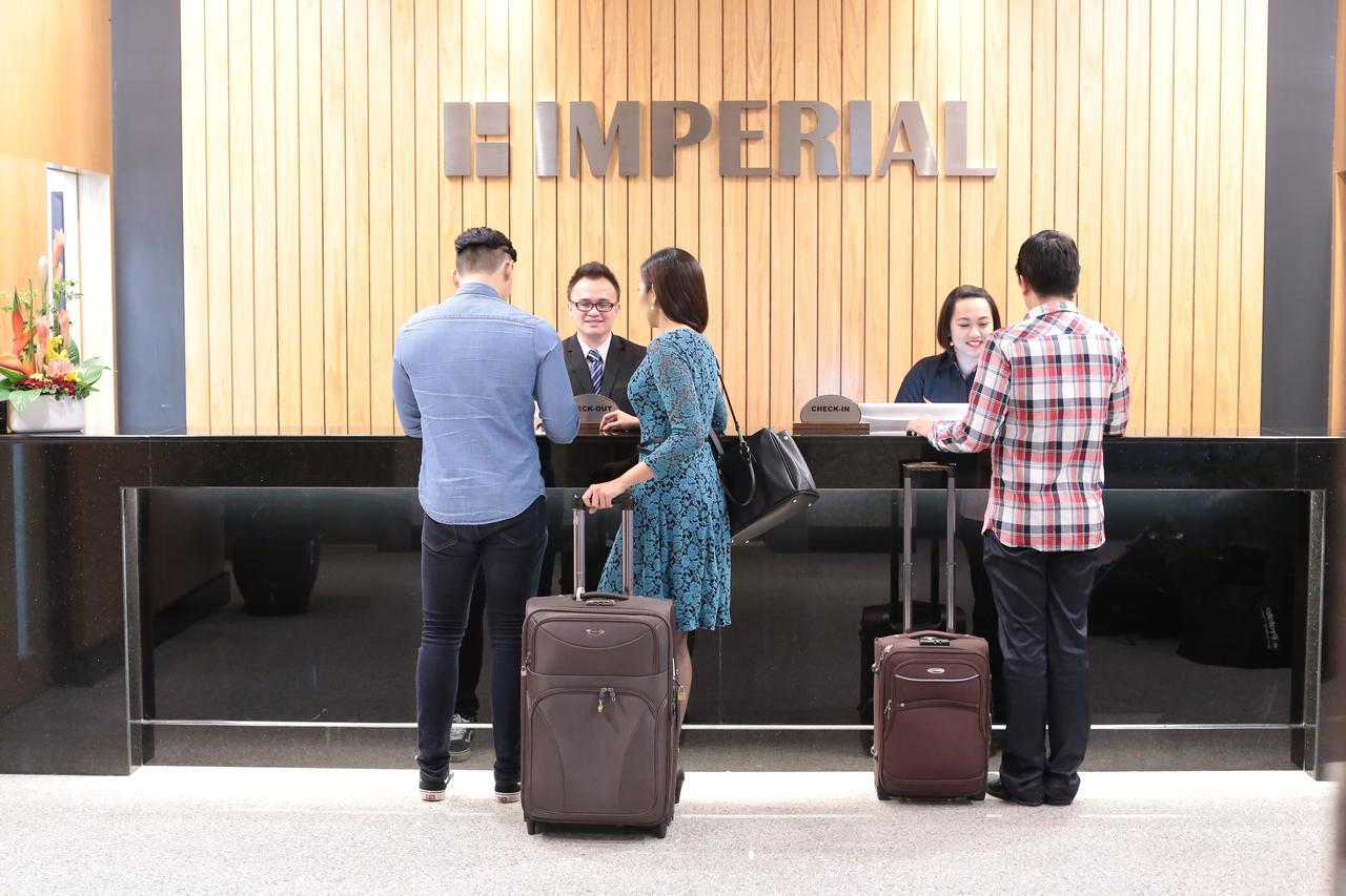 Imperial Riverbank Hotel Кучинг Экстерьер фото
